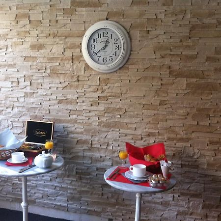 Le Monopole Hotel แร็งส์ ภายนอก รูปภาพ