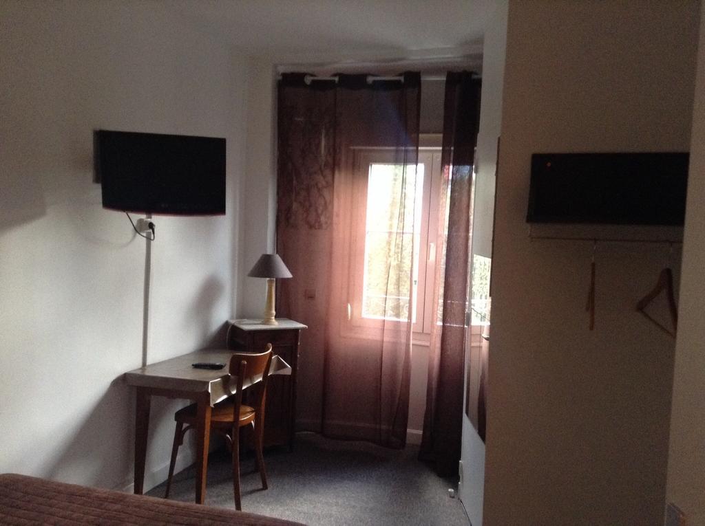 Le Monopole Hotel แร็งส์ ภายนอก รูปภาพ