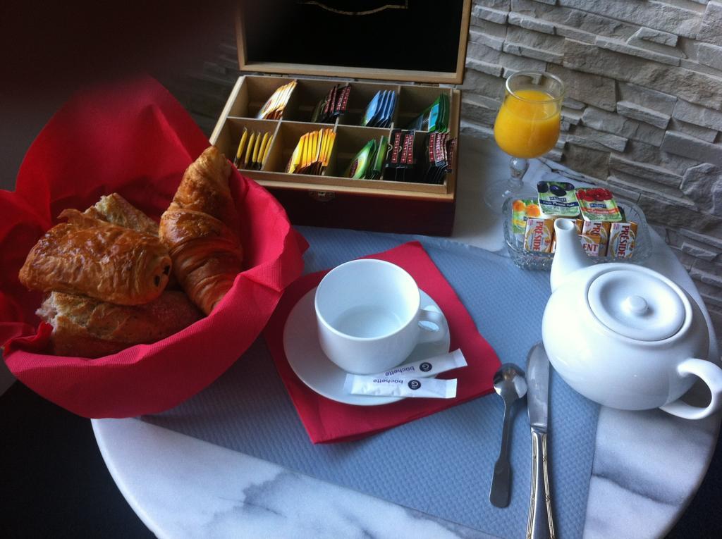 Le Monopole Hotel แร็งส์ ห้อง รูปภาพ