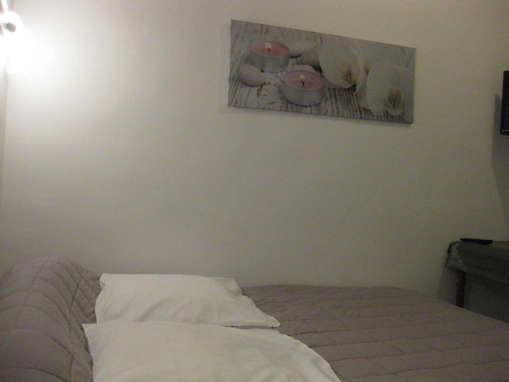 Le Monopole Hotel แร็งส์ ภายนอก รูปภาพ
